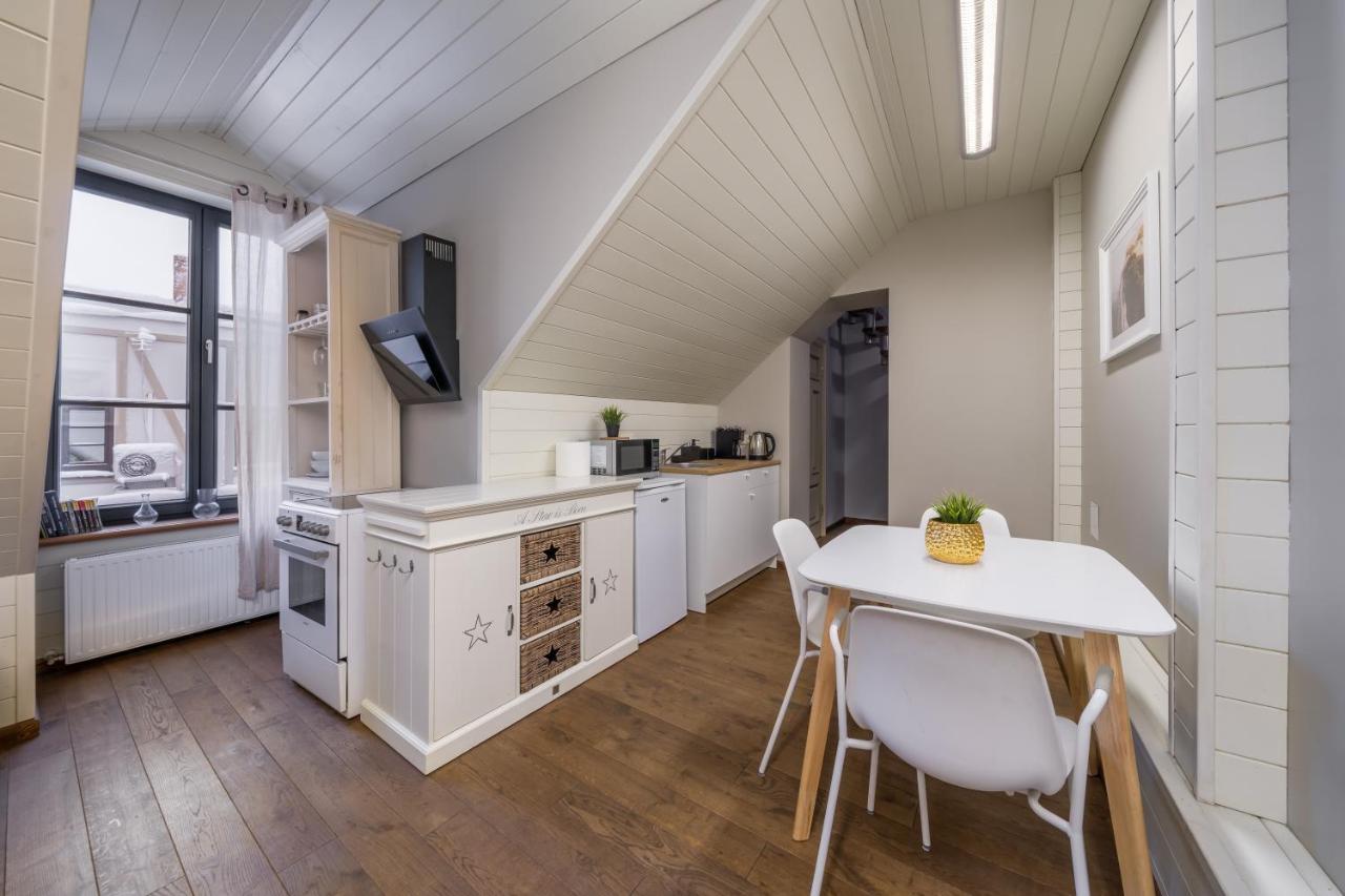 Enjoy Old Town Vibes In 1716 Laipu Residence With 4 Stylish Apartments And 1 Penthouse Riga Exterior photo